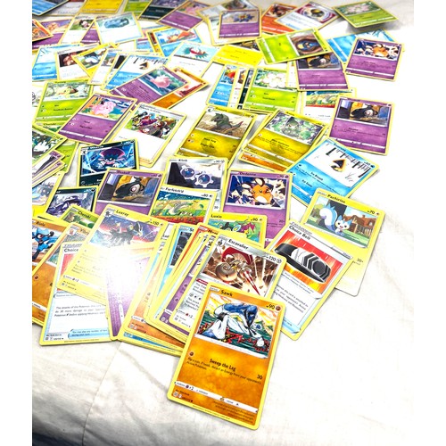 491 - Large selection of Pokemon cards