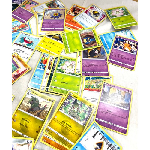 491 - Large selection of Pokemon cards