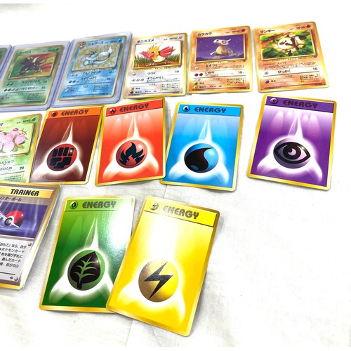 526 - 1998 Pokemon jungle set, includes 3 x Halo, 6 x energy, 1 x trainer, 5 x common etc