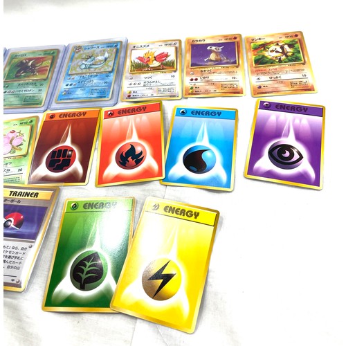 526 - 1998 Pokemon jungle set, includes 3 x Halo, 6 x energy, 1 x trainer, 5 x common etc