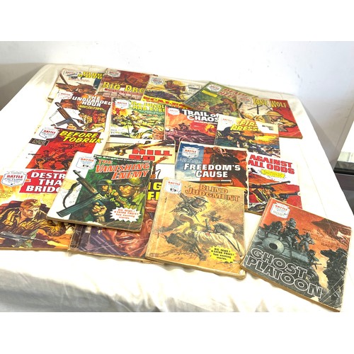19 - Selection of vintage Battle picture library comics / magazines