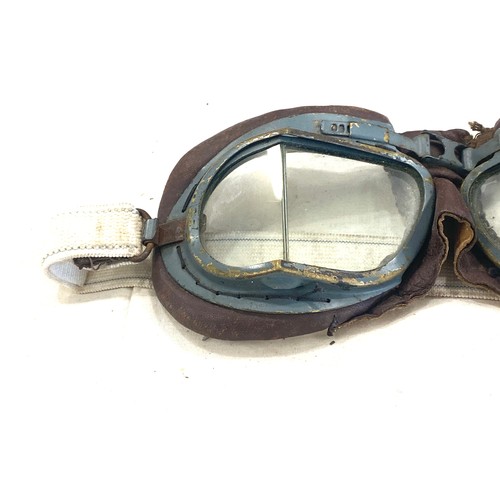 535 - Vintage motorcycle googles