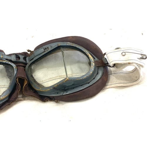 535 - Vintage motorcycle googles