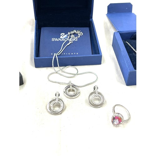 536 - Selection ladies jewellery to include silver locket, silver stone set ring, swarovski sets etc