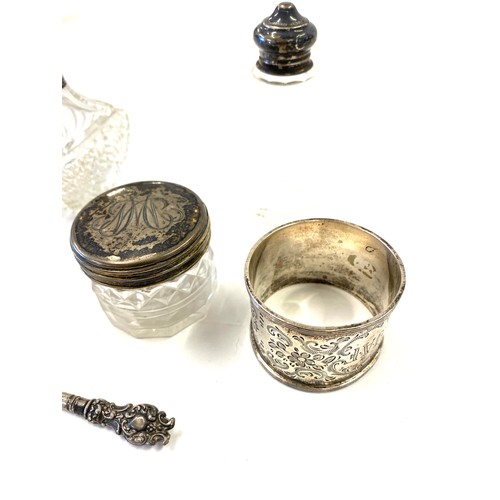 505 - Selection of vintage silver pieces to include napkin rings, perfume bottle etc