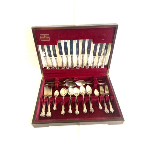 Full set of cased cutlery from the house of Fraser