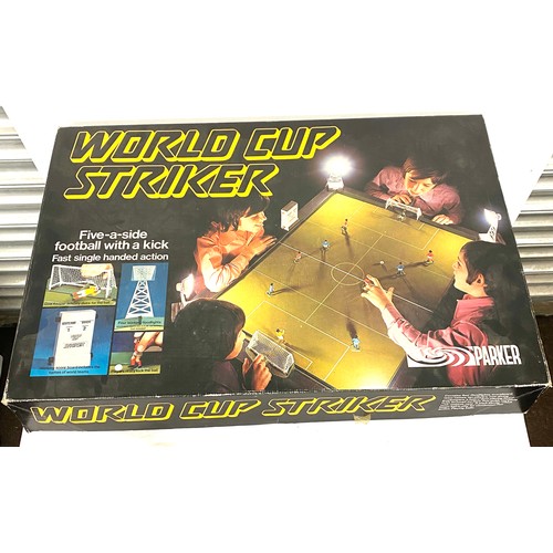 282 - Vintage Parker World Cup striker football Game - boxed, appears complete