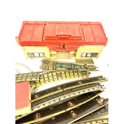 218 - Selection of railway mainline carriages, together with Hornby Dublo track and metal buildings