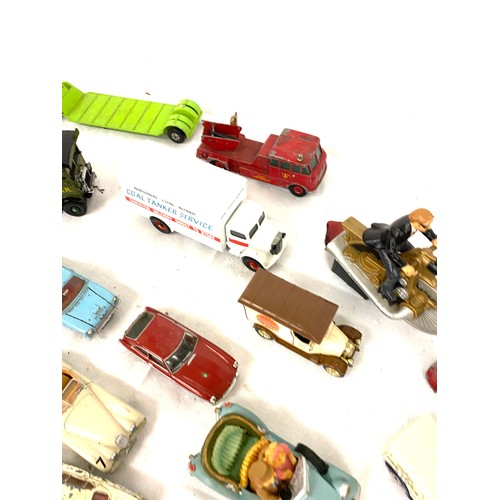 171 - Large selection of vintage and later cars includes dinky, match box, corgi etc