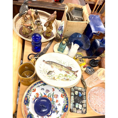 391 - Large selection of collectable miscellaneous pieces to include Carltonware, Imari plate etc