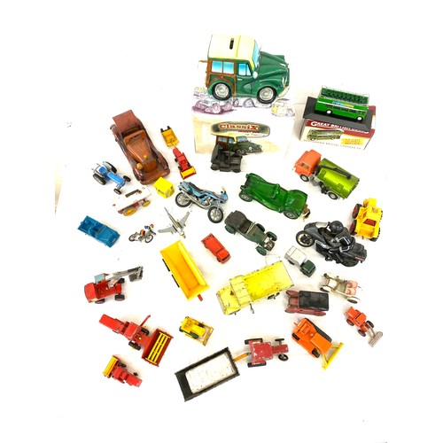 232 - Selection of vintage and later diecast vehicles to include a Dinky etc