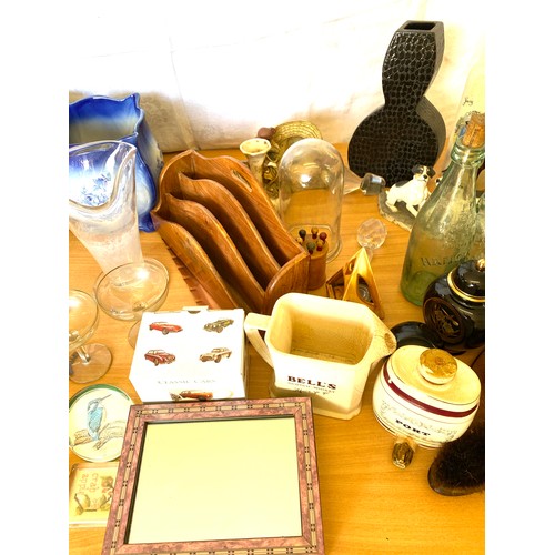 354 - Large selection of miscellaneous to include glass wear,
pottery and brassware etc