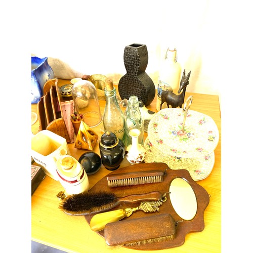 354 - Large selection of miscellaneous to include glass wear,
pottery and brassware etc