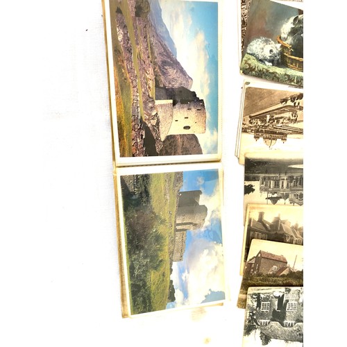 547 - Selection of vintage postcards