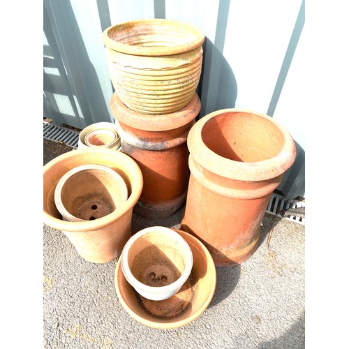 100D - Large selection of plant pots to include terracotter chimney pots etc.