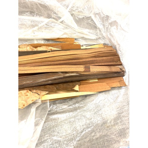 422A - Large selection of wood veneers