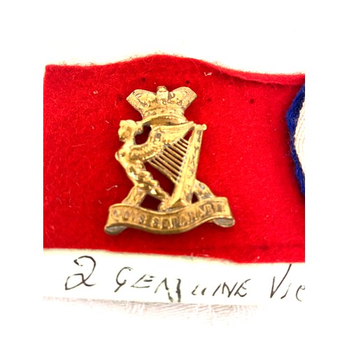 519 - 2 Victorian cap badges