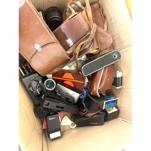 318 - Large selection of cameras and equipment, all untested