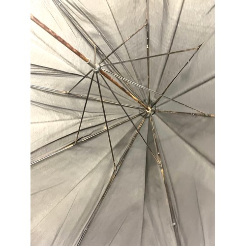 281 - Selection of vintage umbrellas/ parasols to include amber handled piece