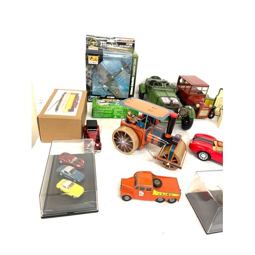 194 - Selection of vintage diecast cars, to include some later car models