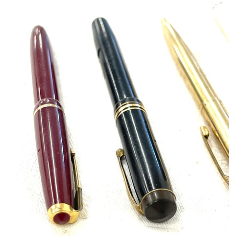 501 - Selection of vintage pens to include 1 x 14ct nib parker, 1 x 14ct Conway etc