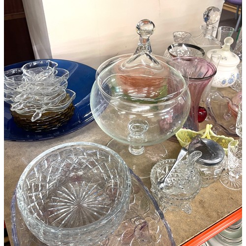 415 - Large selection of glassware to include decanter, drinking glasses, vases etc