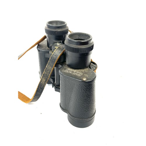 219 - Selection of vintage cameras and binoculars, to include Vintage ZOMZ BNU5 (БПЦ5) 8x30 USSR made Russ... 