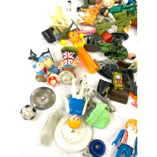 191 - Selection of vintage and later toys to include Playmobil etc