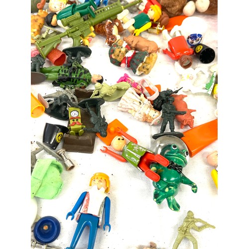 191 - Selection of vintage and later toys to include Playmobil etc