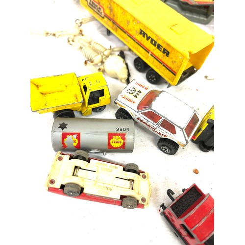 151 - Selection of diecast vehicles includes Corgi, Matchbox etc