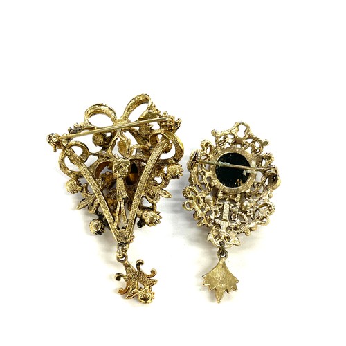 532 - 2 Vintage ladies gold tone stone set brooches