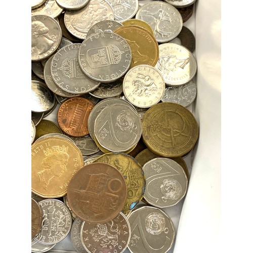 556 - Selection of assorted currency coins, includes Royal Wedding commemorative crown etc