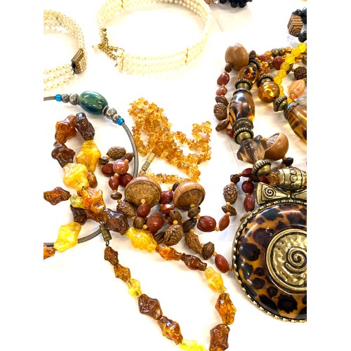 466 - Selection of vintage ladies costume jewellery bead necklaces etc