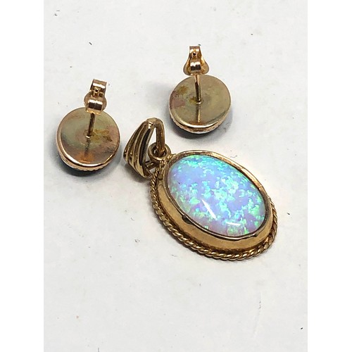 274 - 9ct gold opal earrings and pendant (3.7g)