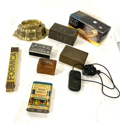 229 - Selection of miscellaneous to include tobacco tin, brass jelly mould etc