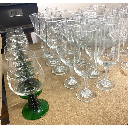 407 - Large selection of glassware