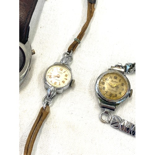 557 - 3 Vintage wristwatches, to include 2 ladies and a gents, all untested