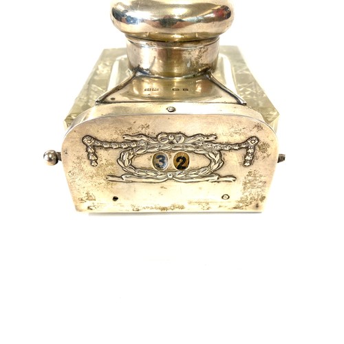 589 - Silver inkwell calander, calander in working order, missing calender button, approximate height 10cm... 