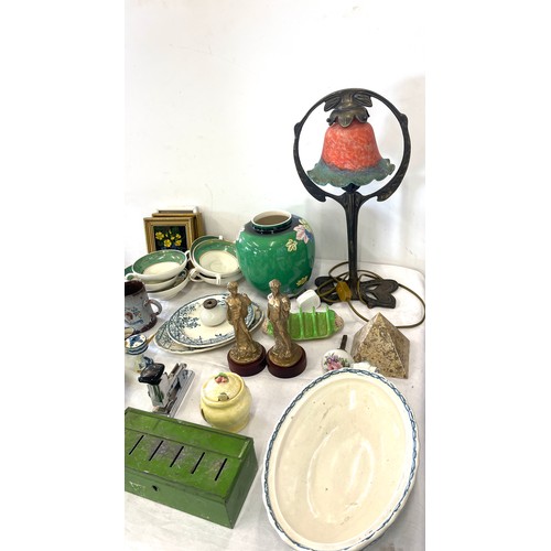 271 - Selection of miscellaneous collectables to include figures, blue and white, lamp etc