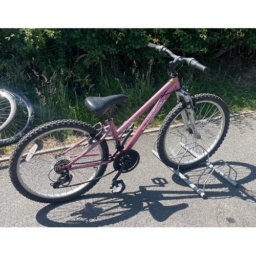 Youths Apollo Vivid mountain bike has been recently serviced