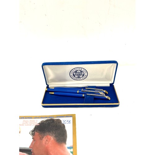 131 - LCFC memorabilia to include pen set, programme and photo