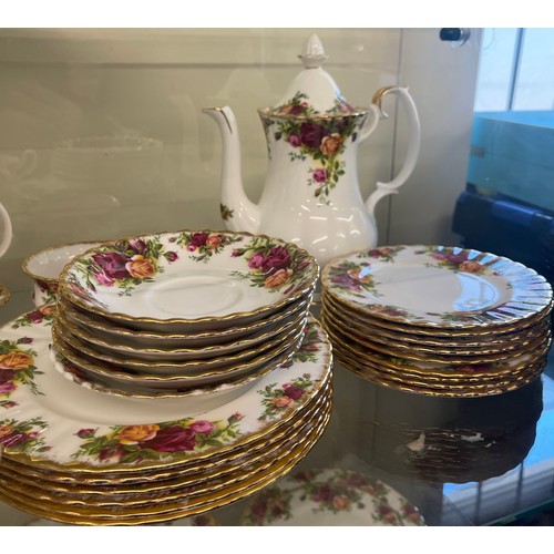 454 - Selection of Royal Albert Old Country Rose pottery includes part tea service, 3 tier cake stand, vas... 