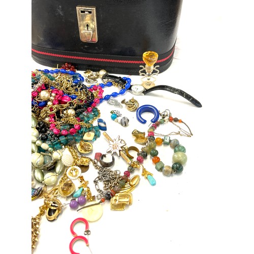 547 - Selection of vintage and later costume jewellery with jewellery case