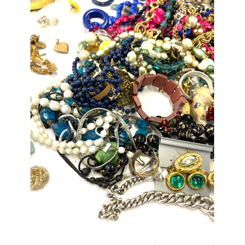 547 - Selection of vintage and later costume jewellery with jewellery case