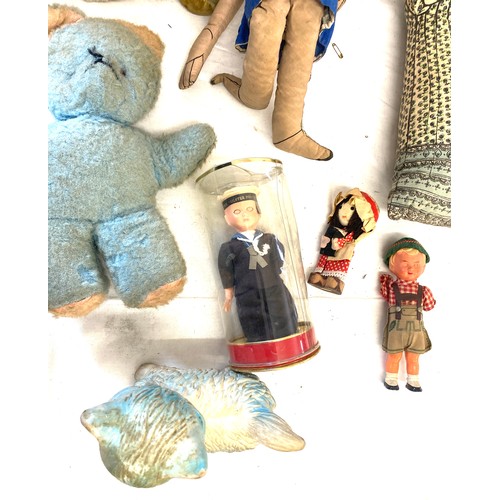 269 - Selection of vintage and later teddies etc