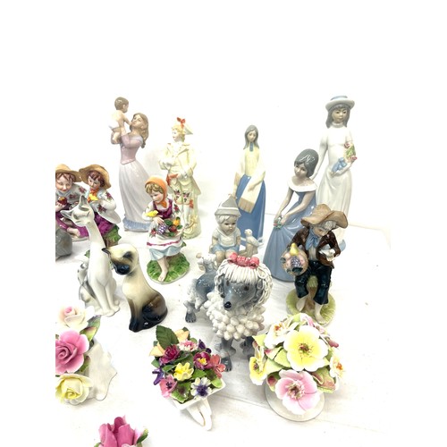 175 - Selection of collectable pottery pieces to include Royal Doulton, Royal Adderley etc, some posy bask... 