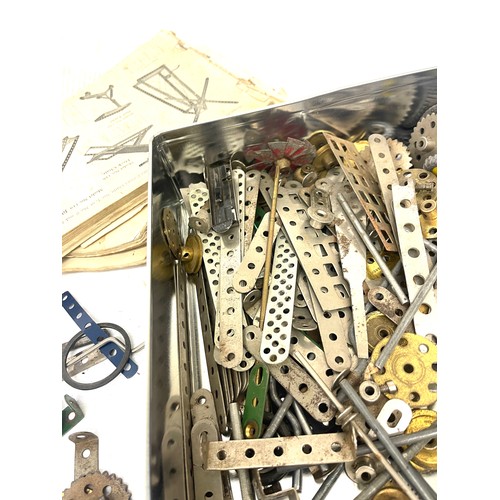 75 - Selection of vintage meccano pieces