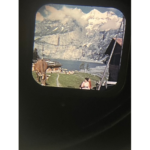 65 - Vintage bakelite viewmaster and slides