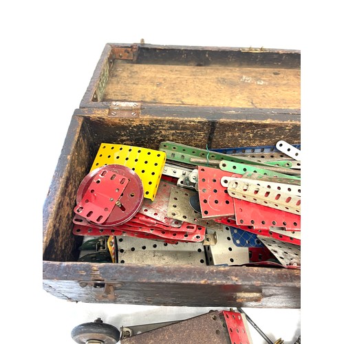 285 - Vintage wooden box with Meccano and various contents