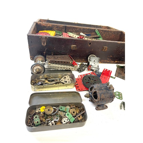 285 - Vintage wooden box with Meccano and various contents